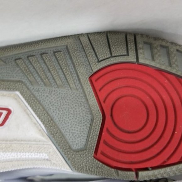 Athletic_Shoes